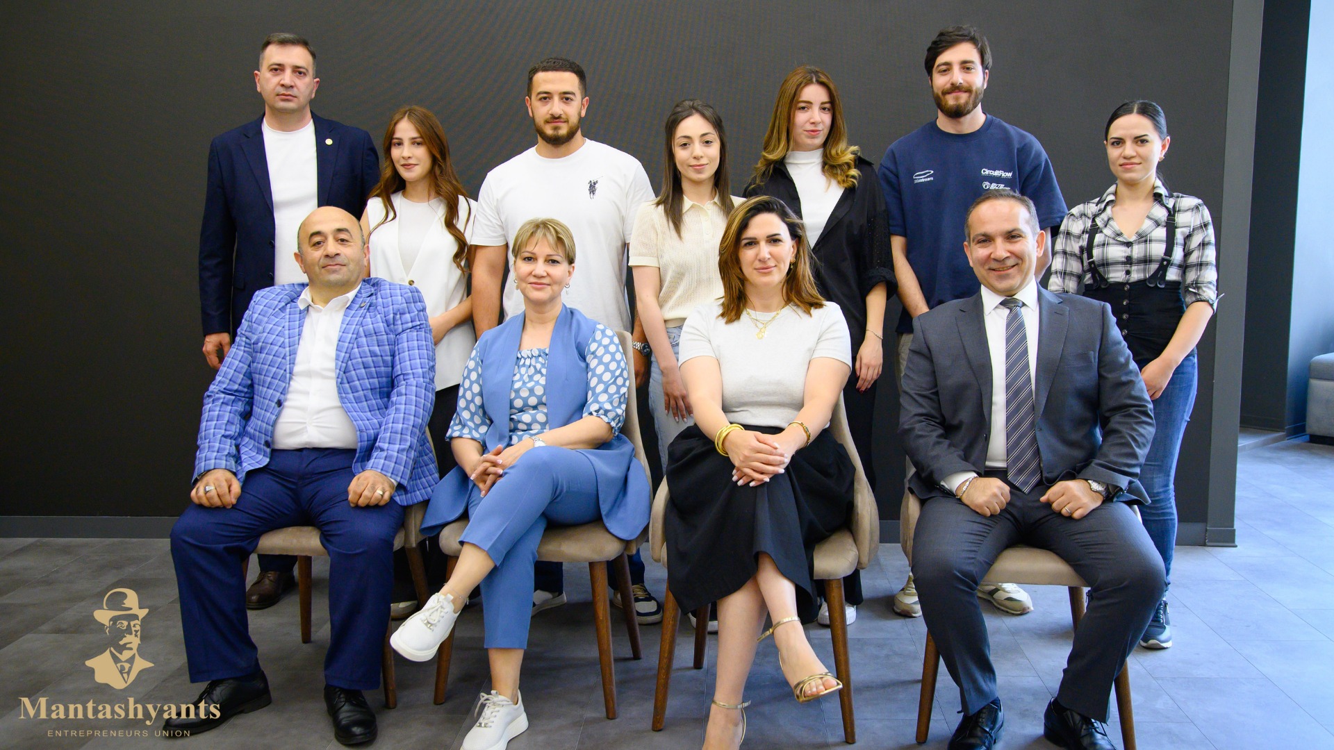 Քառակողմ հուշագիր ակումբի ներսում